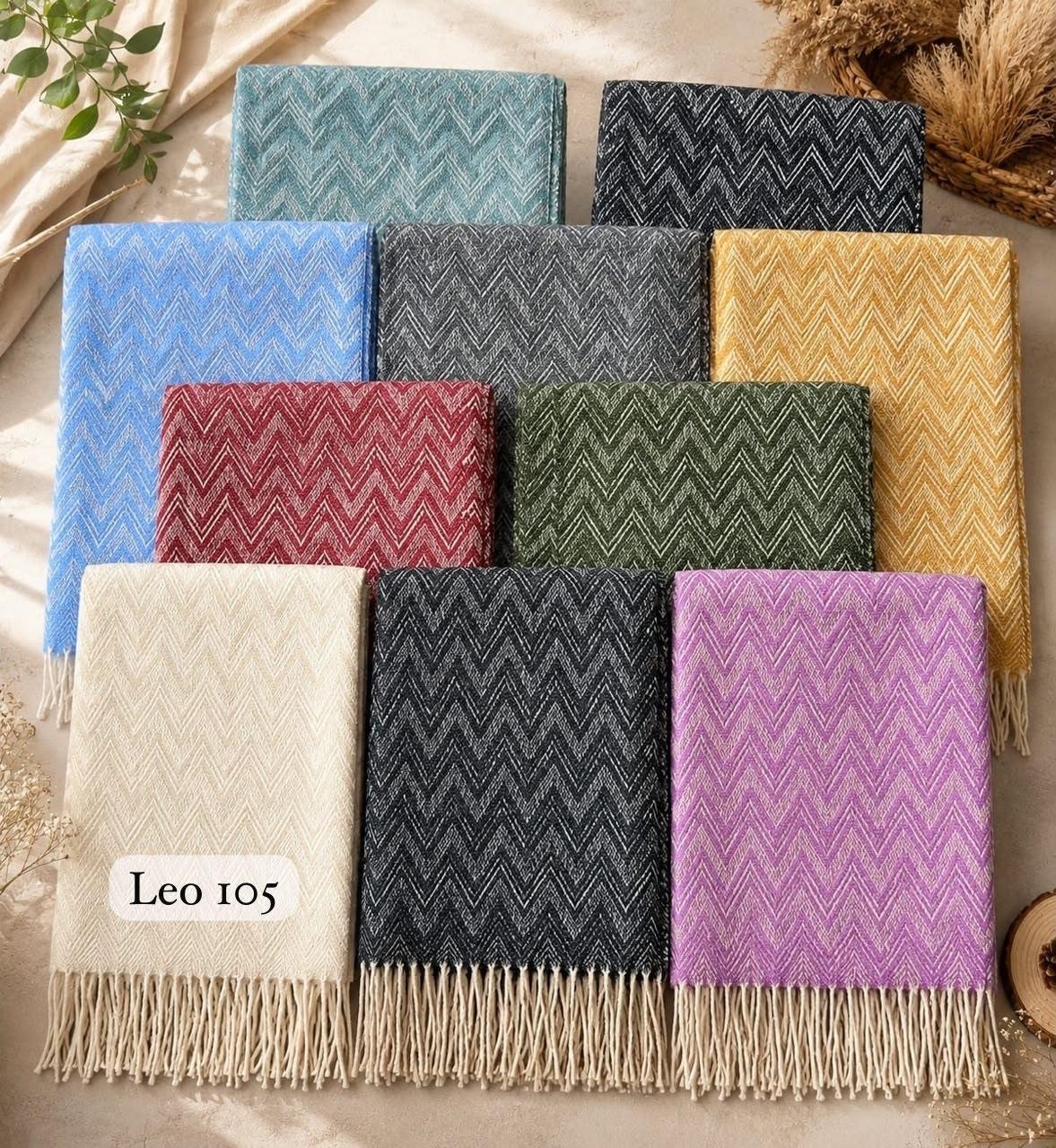 a166442c-d927-4a9f-af07-d4ec61586886 Woollen stole - Image 1